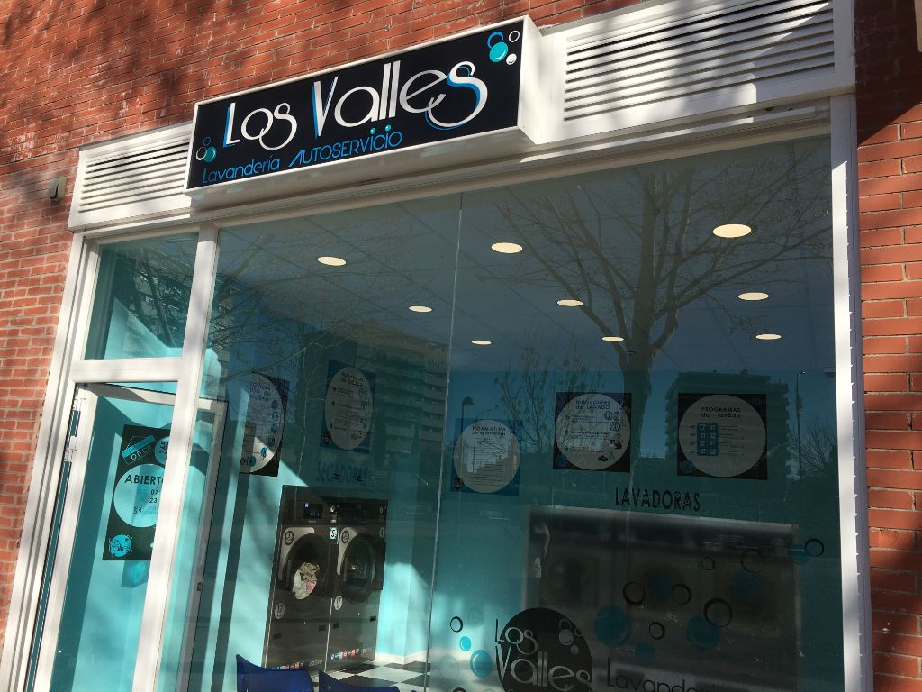 Fachada Lavandería Los Valles Guadalajara